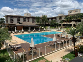 Flat Life Resort com vista pra piscina/lago